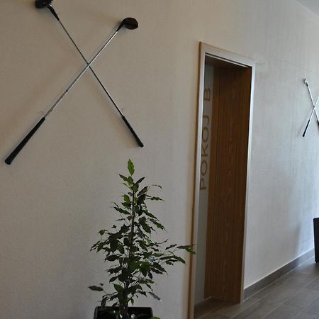 Hotel Golf Jezera Острожска Нова Весь Экстерьер фото