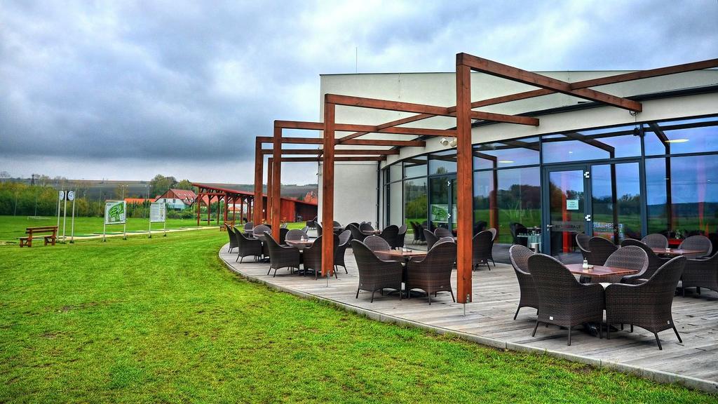 Hotel Golf Jezera Острожска Нова Весь Экстерьер фото