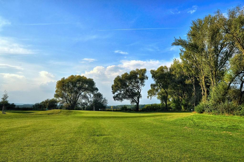Hotel Golf Jezera Острожска Нова Весь Экстерьер фото