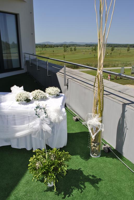 Hotel Golf Jezera Острожска Нова Весь Экстерьер фото